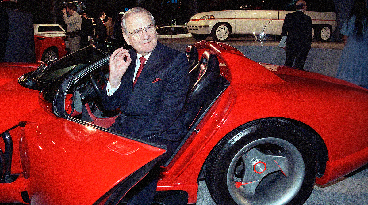 Lee Iacocca, Engineer of Chrysler’s Turnaround, Dies at 94 | Transport ...