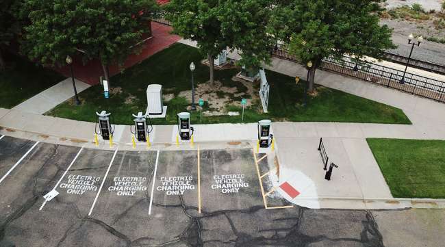 Electric vehicle charging station network planned for Texas highways