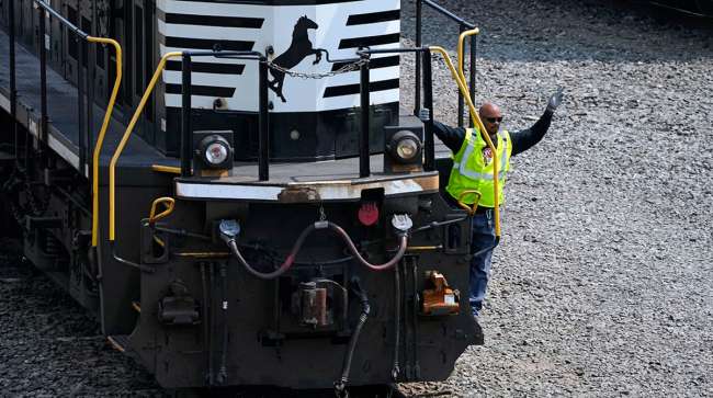 Norfolk Southern train