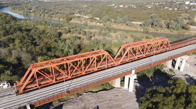 Patrick J. Ottensmeyer International Railway Bridge