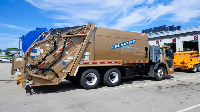 Rear-loader electric truck