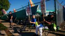 Boeing workers picket