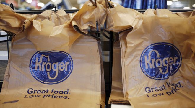 Kroger starts reducing plastic bag use