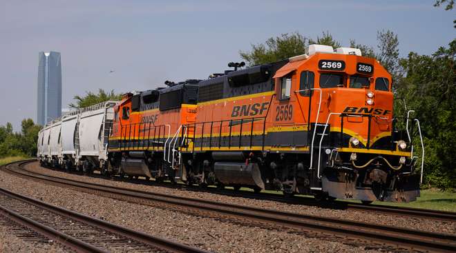 BNSF train