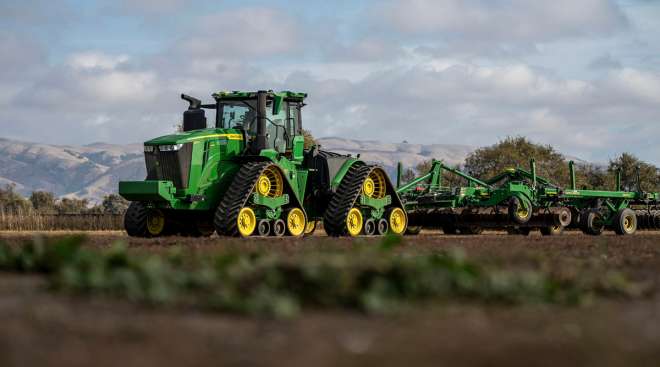 Deere autonomous 9RX tractor